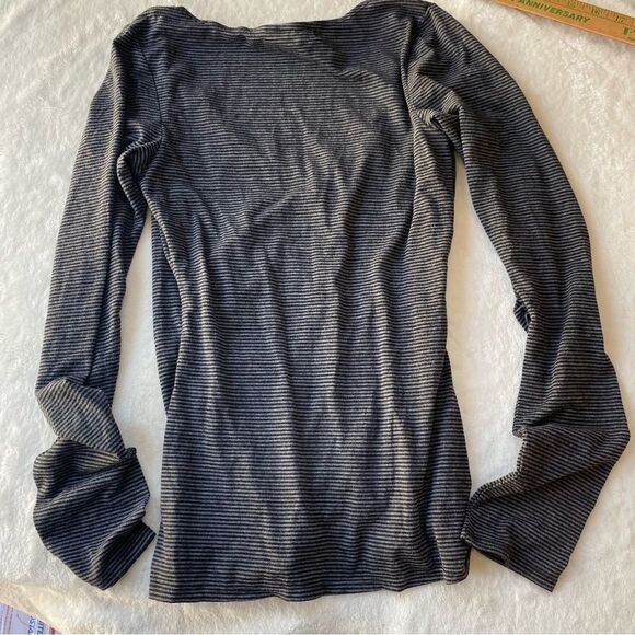 MAX STUDIO Long Sleeve Ruched Faux Wrap Top - Gray Striped Size Small - Picture 8 of 8